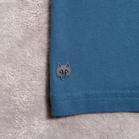 Greyson Shirt Mens Medium Blue Crewneck Wolf Logo Athletic Casual Tee Stretch - Picture 3 of 9